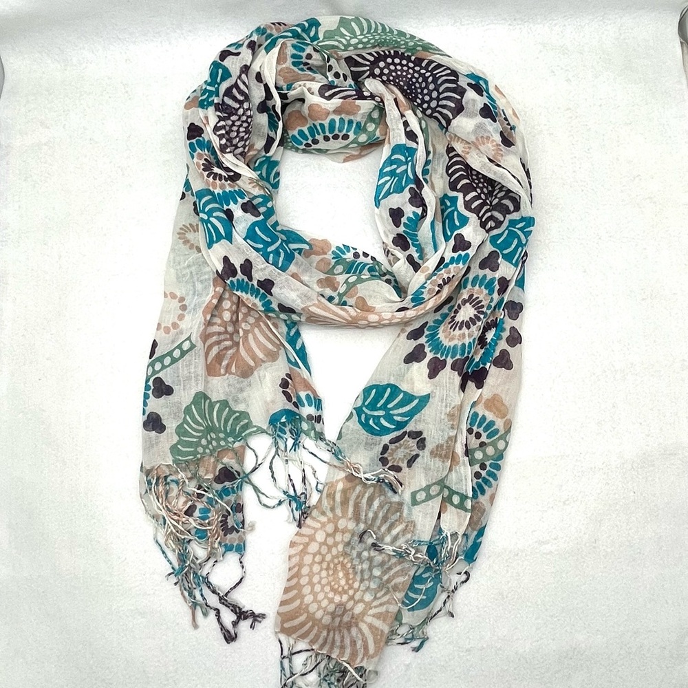 Flower and leaf long scarf